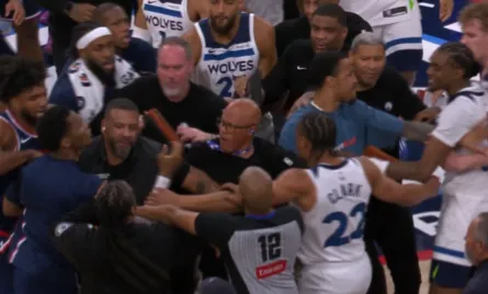 jrs直播-快船、森林狼球员为争夺篮球发生冲突，伦纳德：看，打架了