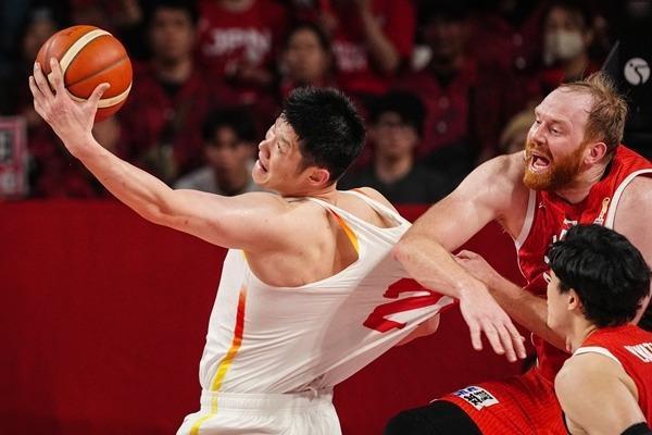 低调看直播-第二窗口期连胜 中国男篮重回正轨